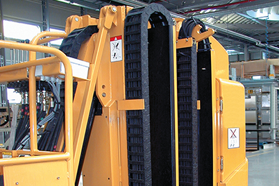 Grove Manlift cu portcablu într-un spațiu extrem de mic