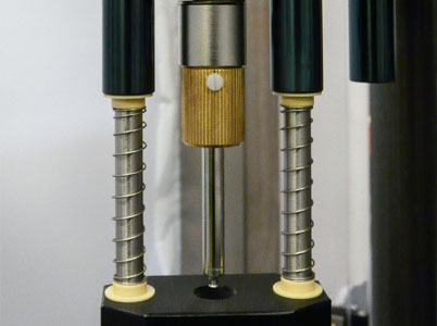 FDA-compliant and chemically resistant: iglidur® flange bearings on the centring bridges of the filling tubes.