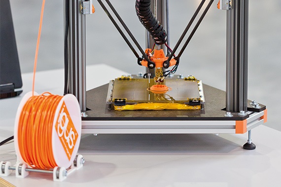 Imprimantă 3D cu filament