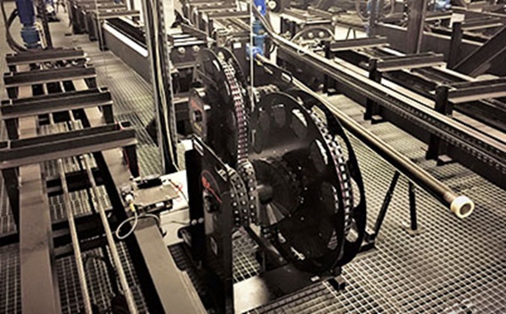 e-spool în tavanul de deasupra scenei