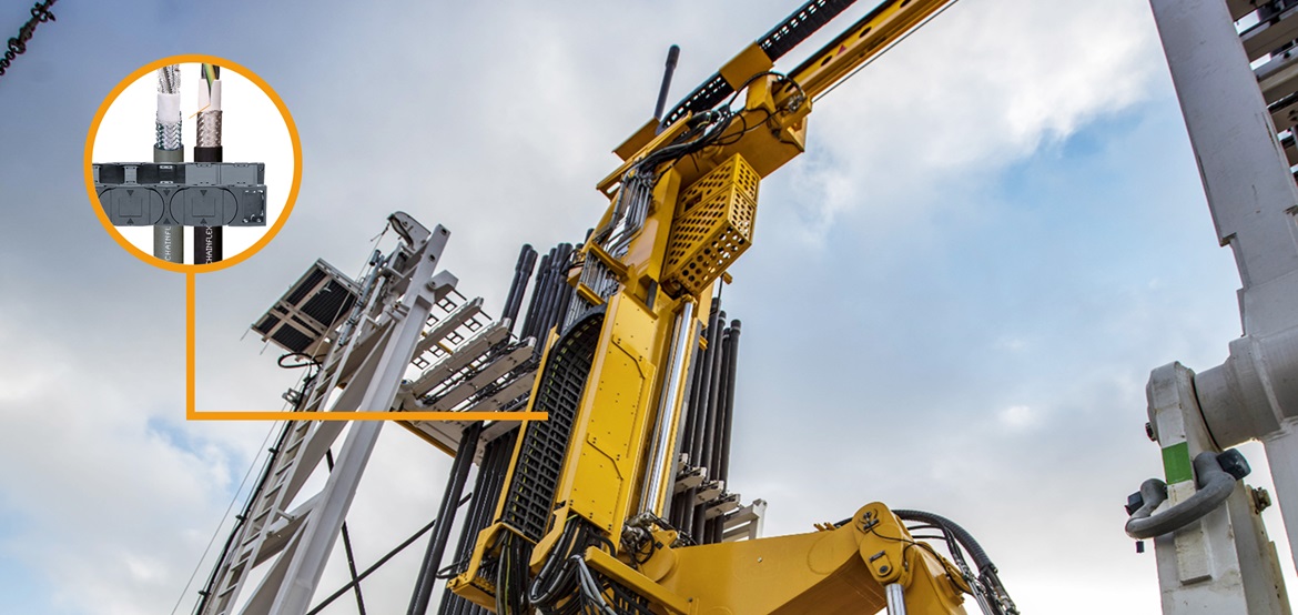 Manipulator de țevi cu produse igus